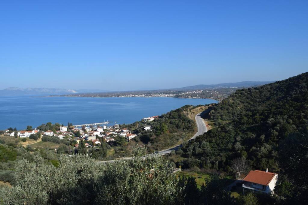 Ολόκληρος Όροφος Αγροτική Οικία Apartment Neos Pirgos Exterior photo